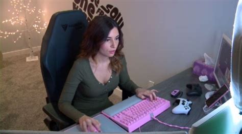 alinity cat|Twitch Streamer Apologizes for Throwing Cat